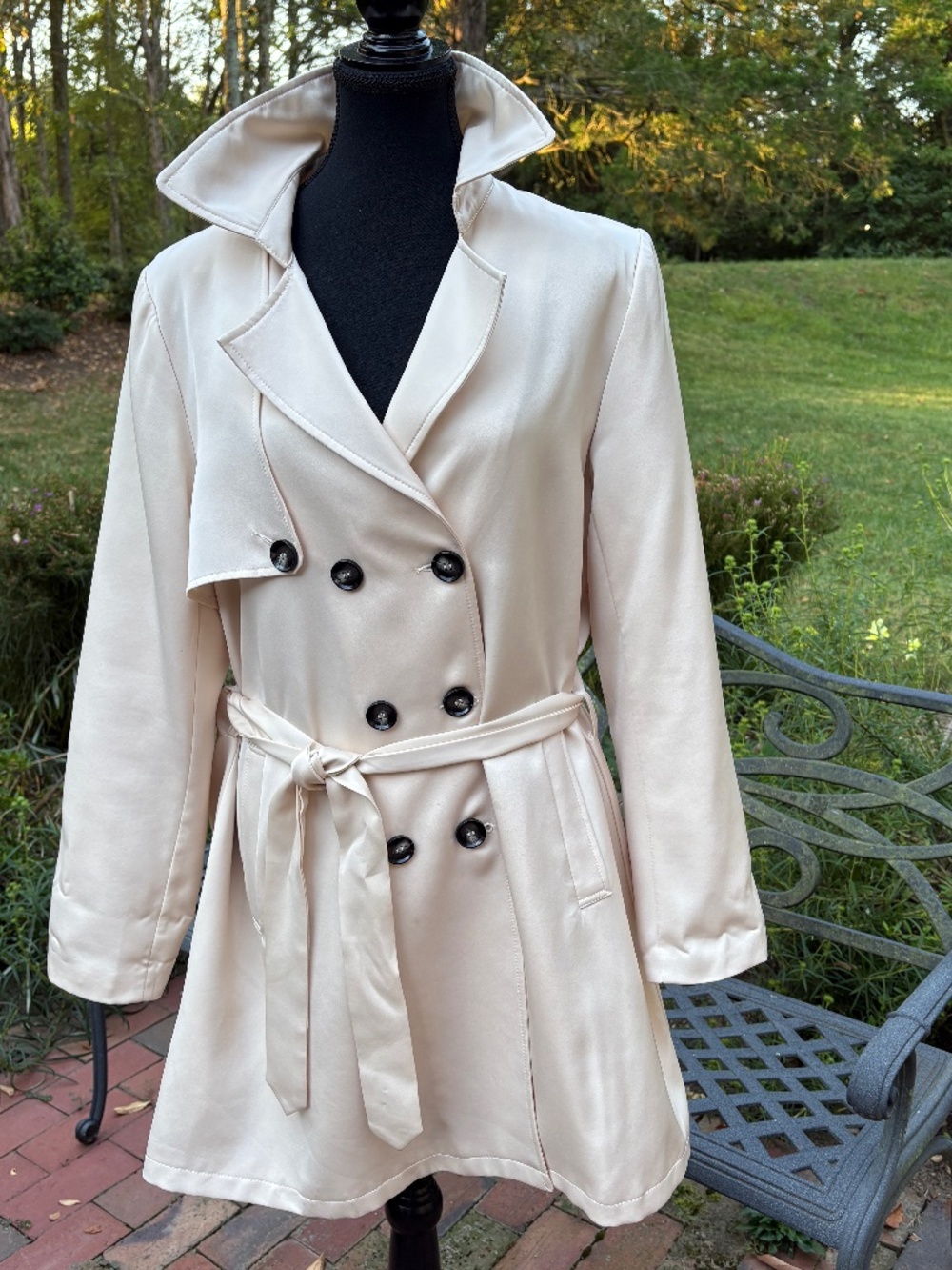 Marsaialise Lightweight Trench Coat Women's Large Cream Belted